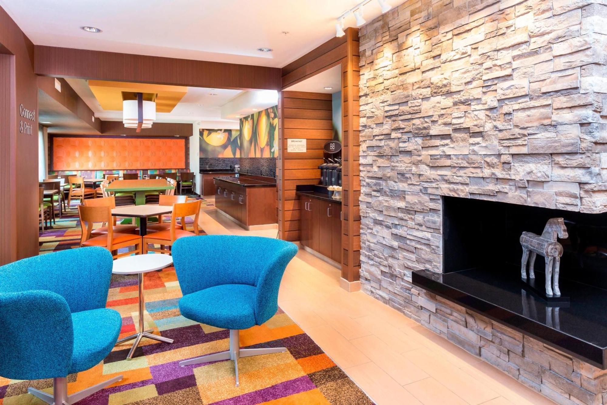 Fairfield Inn & Suites By Marriott Гейлсбърг Екстериор снимка