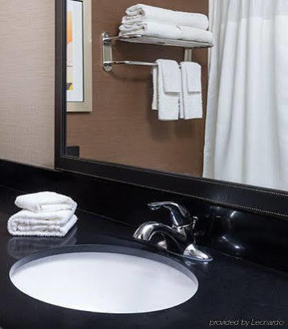 Fairfield Inn & Suites By Marriott Гейлсбърг Екстериор снимка